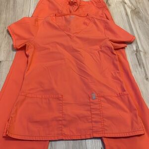Code happy scrub set, size small petite, peach color